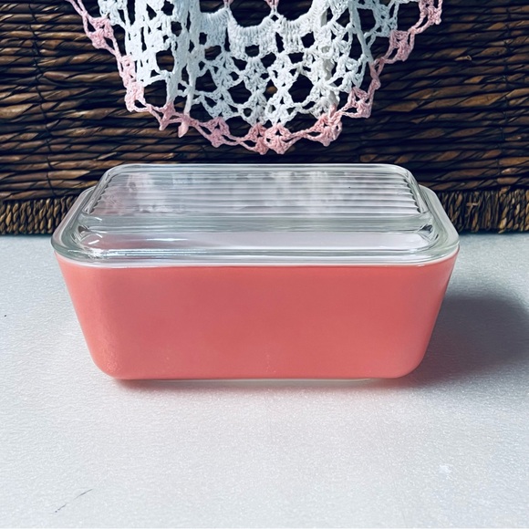 Flamingo Pink Pyrex Refrigerator Dish With Lid 502 Hard to Find - Picture 2 of 14
